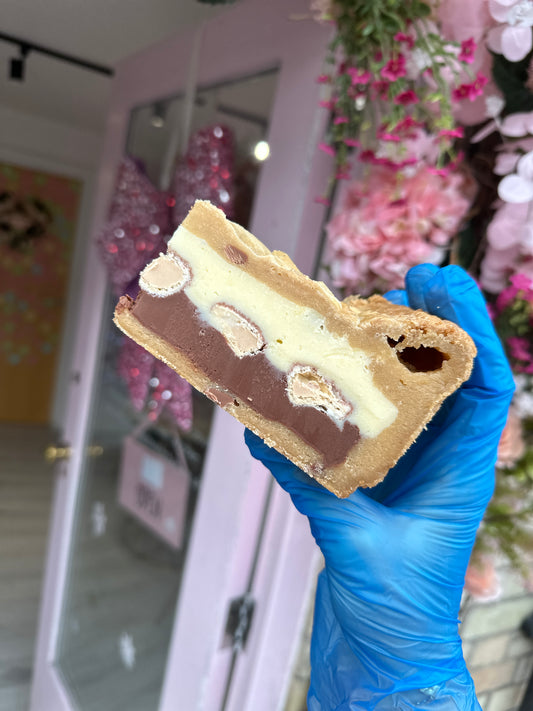 Kinder Cookie Pie Slice